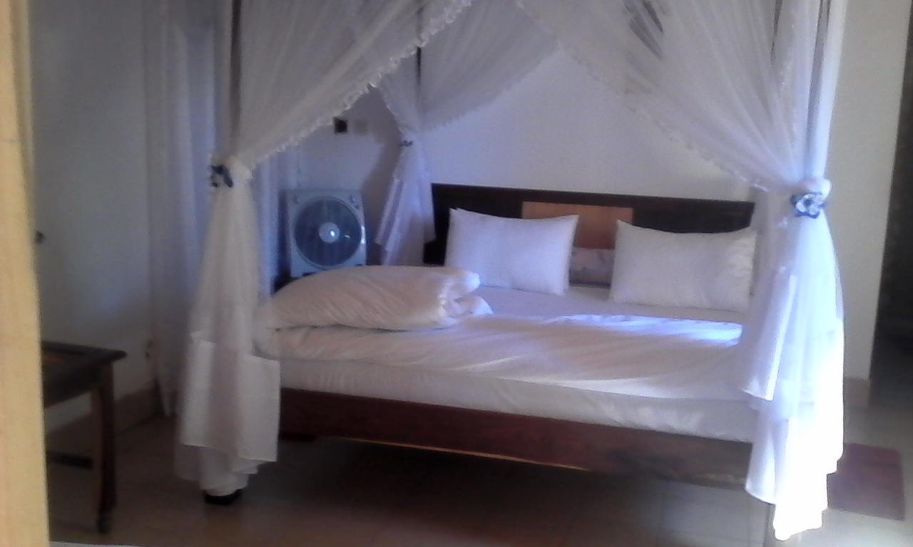 Chez Laurette Hotel Morombe Екстериор снимка
