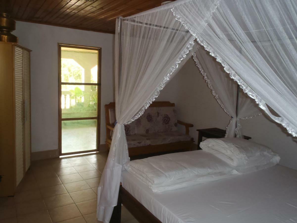Chez Laurette Hotel Morombe Екстериор снимка